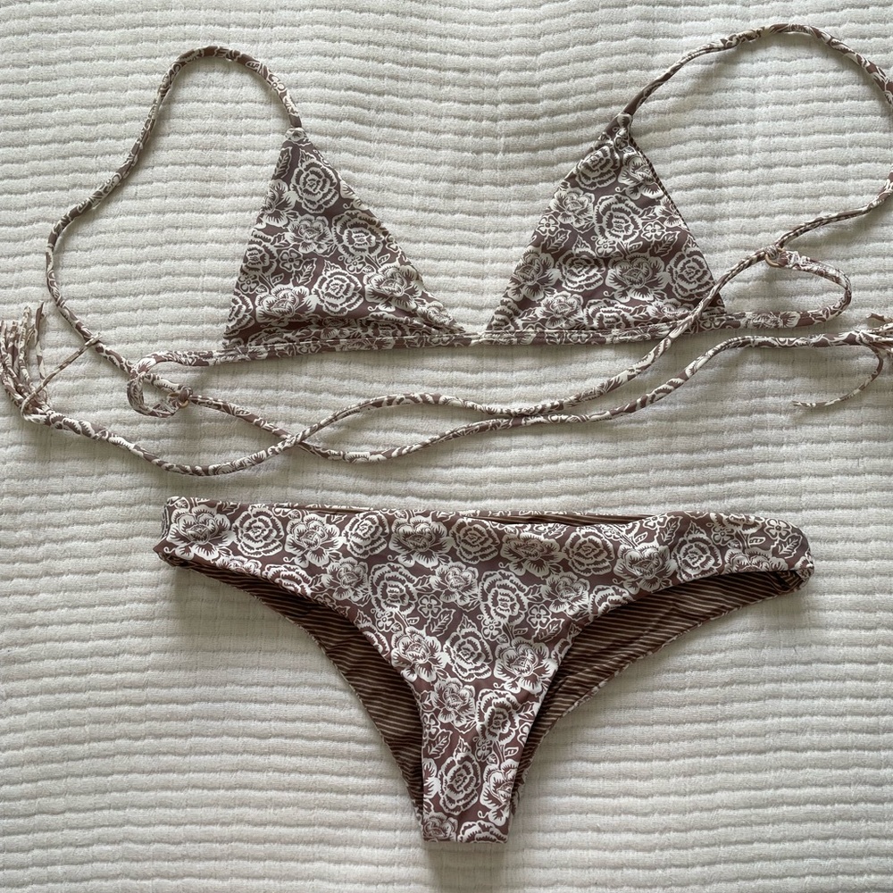 Acacia swimwear set in Java